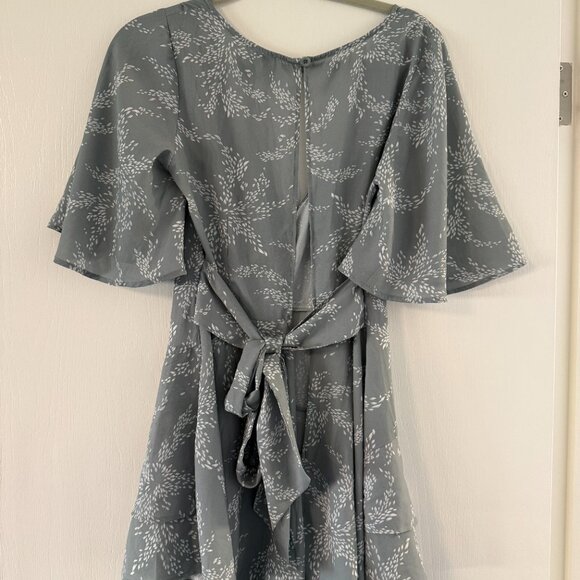 Princess Polly Louie Romper in Sage US 6 - Picture 2 of 3